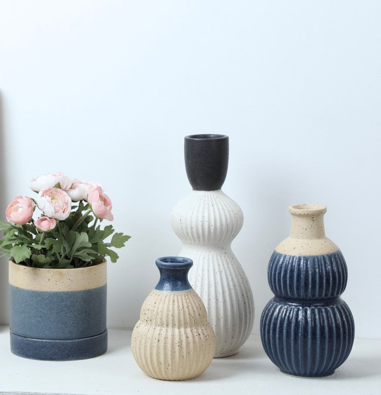 Ceramic Vase Calabsh - Symbol of healthy and longevity